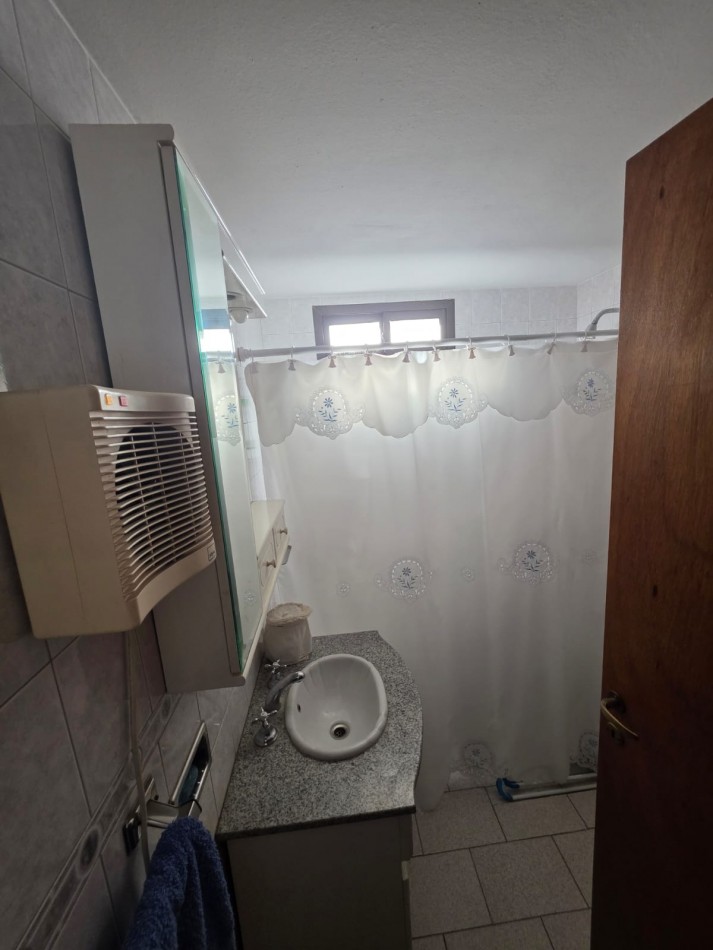 Casa en venta con gran quincho y jardin en Bahia Blanca