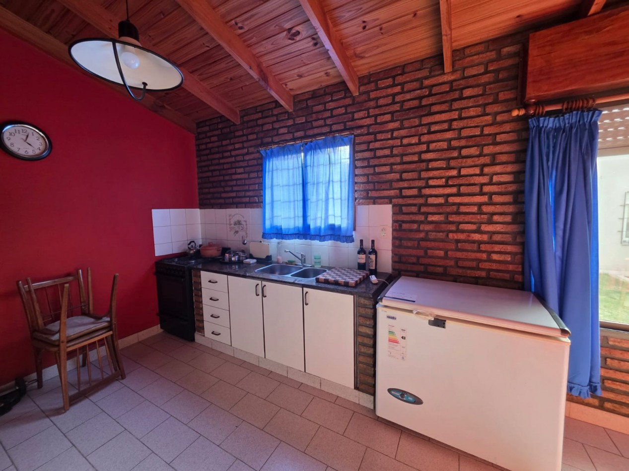 Casa en venta con gran quincho y jardin en Bahia Blanca